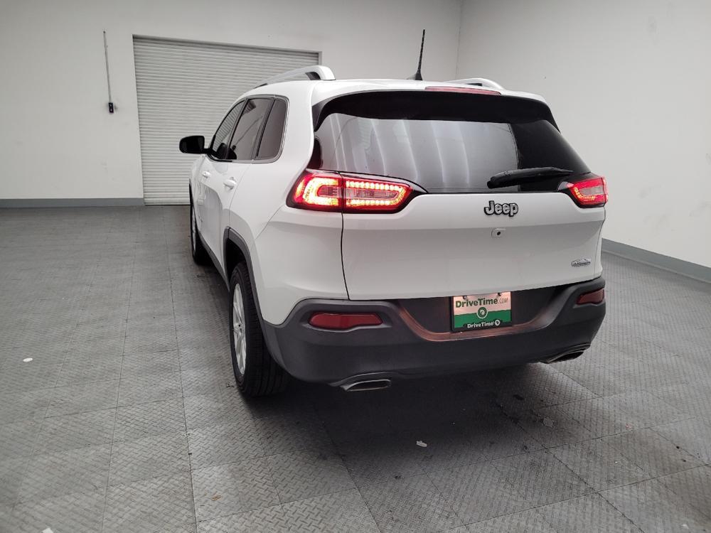 used 2018 Jeep Cherokee car, priced at $15,795