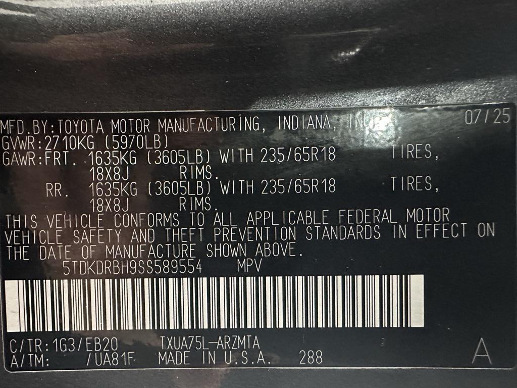 used 2025 Toyota Highlander car