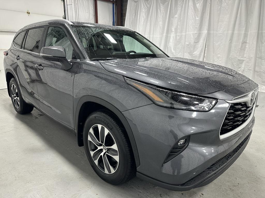 used 2025 Toyota Highlander car