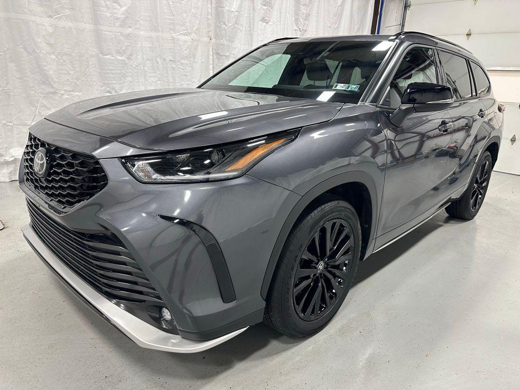 used 2025 Toyota Highlander car