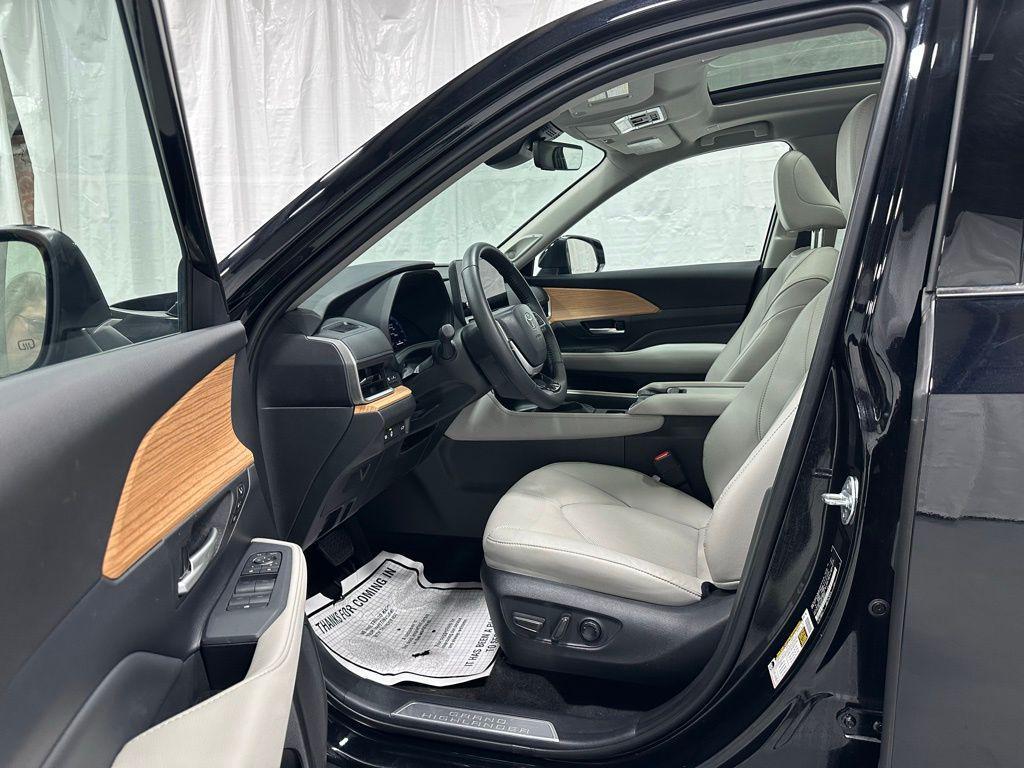 used 2025 Toyota Grand Highlander car, priced at $49,995