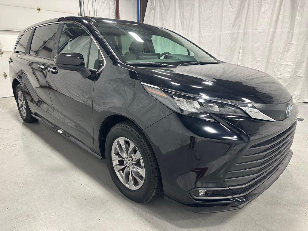 used 2025 Toyota Sienna car, priced at $41,995