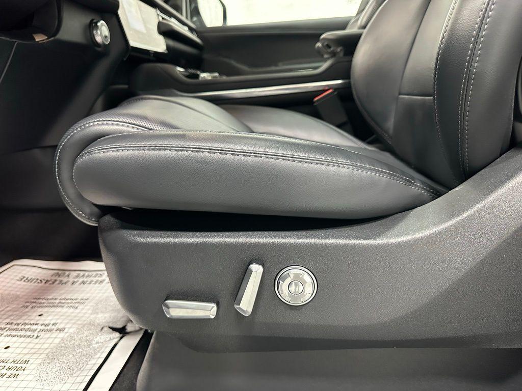 used 2025 Lincoln Navigator car, priced at $83,485
