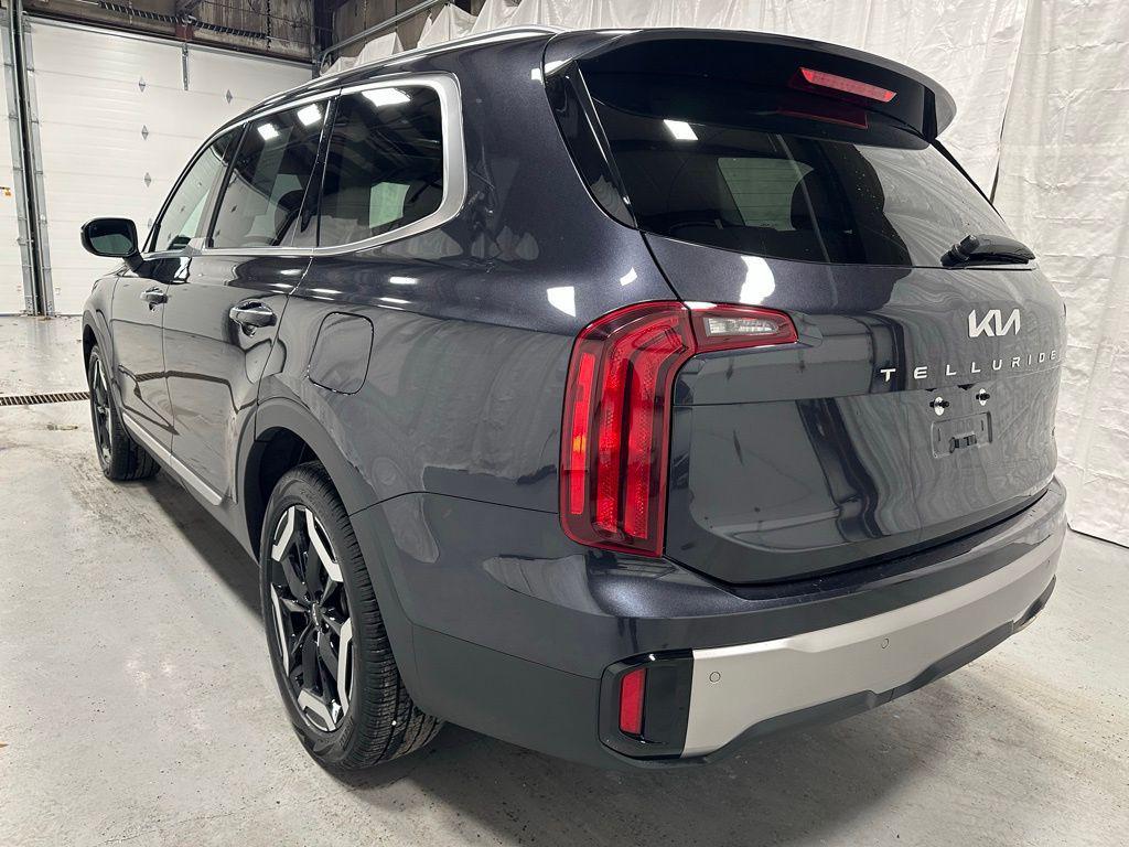 used 2025 Kia Telluride car, priced at $31,495