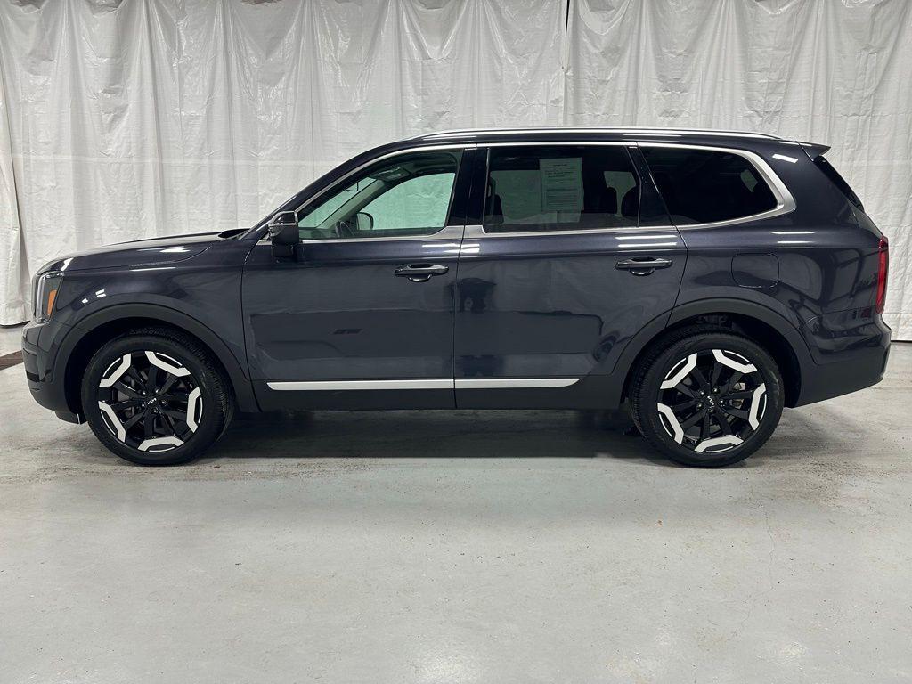 used 2025 Kia Telluride car, priced at $31,495
