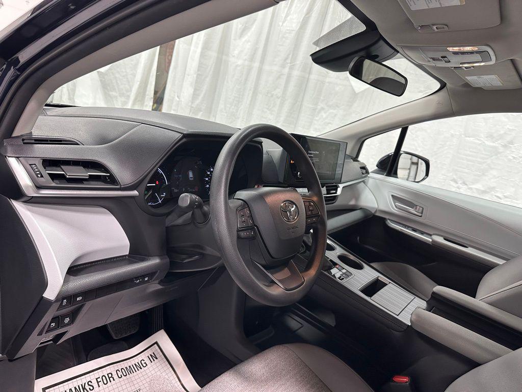 used 2025 Toyota Sienna car, priced at $39,995