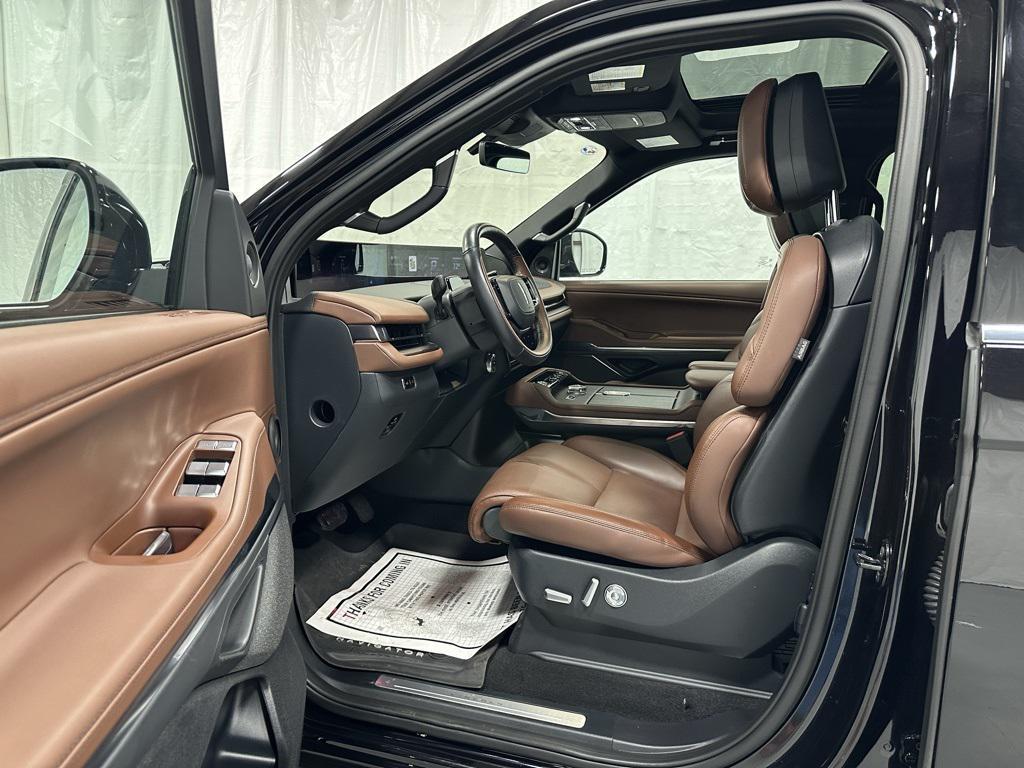 used 2025 Lincoln Navigator car, priced at $89,995