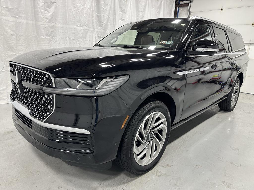 used 2025 Lincoln Navigator car, priced at $89,995