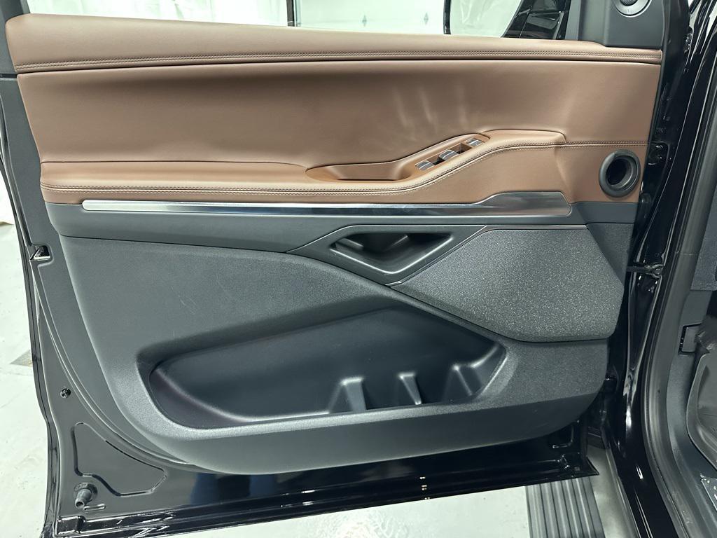 used 2025 Lincoln Navigator car, priced at $89,995