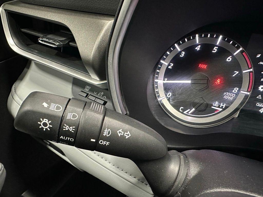 used 2025 Toyota Highlander car, priced at $40,995