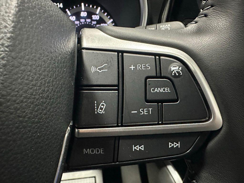 used 2025 Toyota Highlander car, priced at $40,995