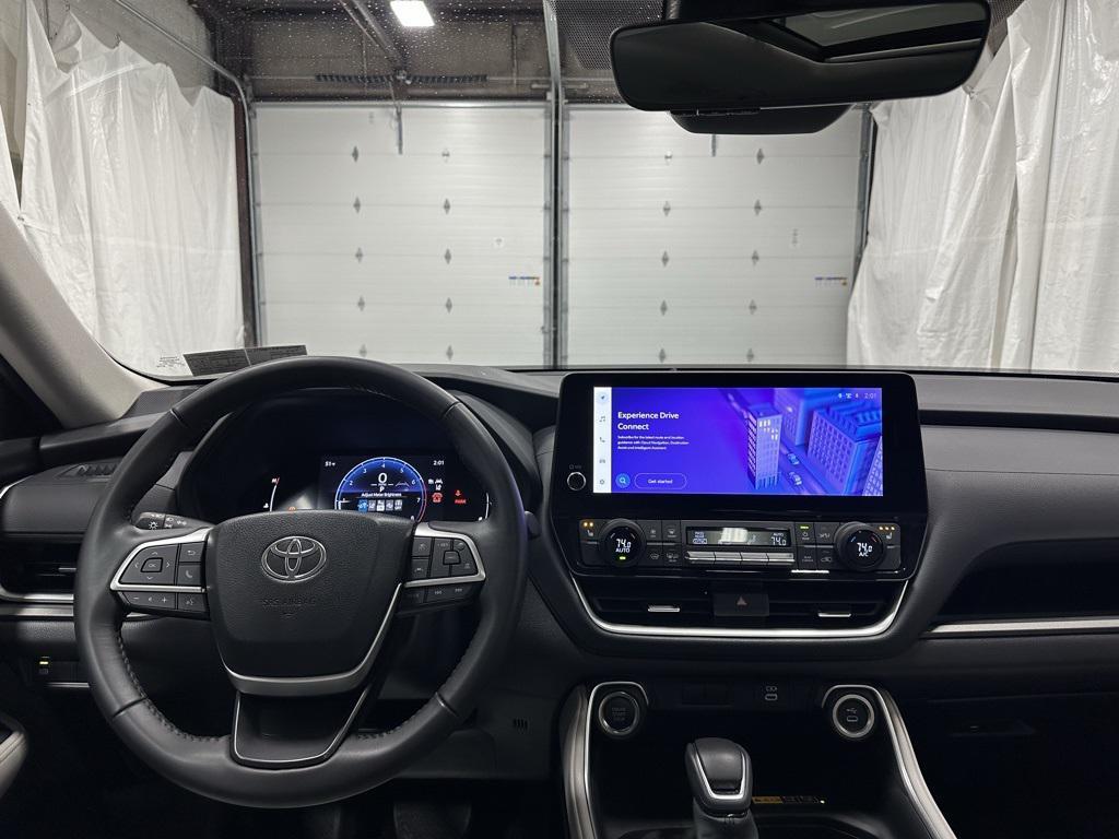used 2025 Toyota Grand Highlander car, priced at $42,995