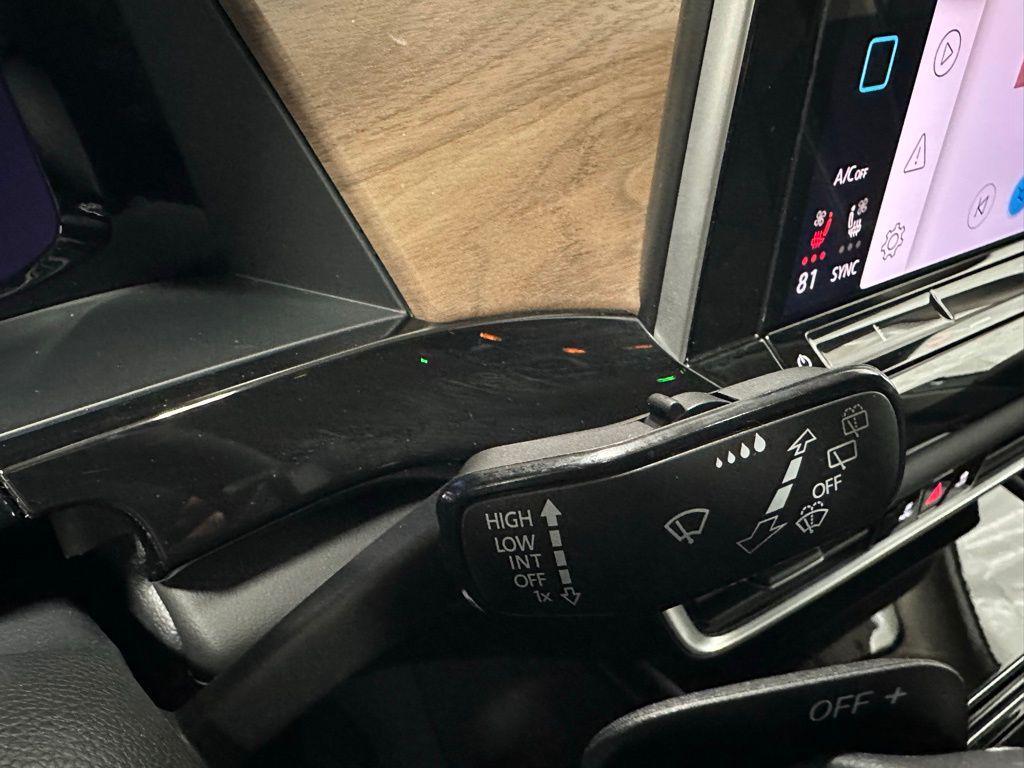 used 2025 Volkswagen Atlas car