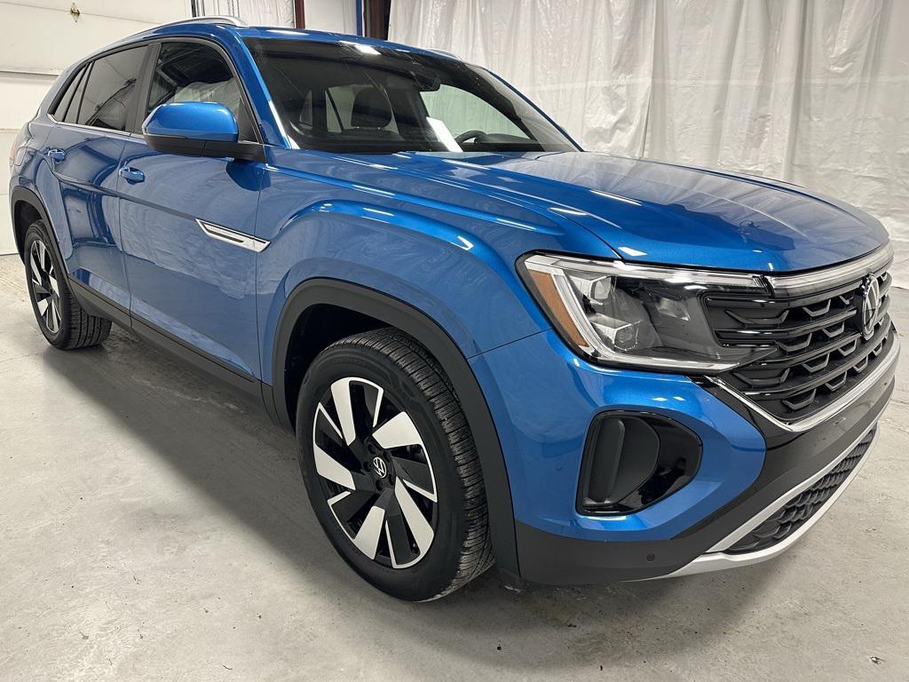 used 2025 Volkswagen Atlas Cross Sport car, priced at $31,995