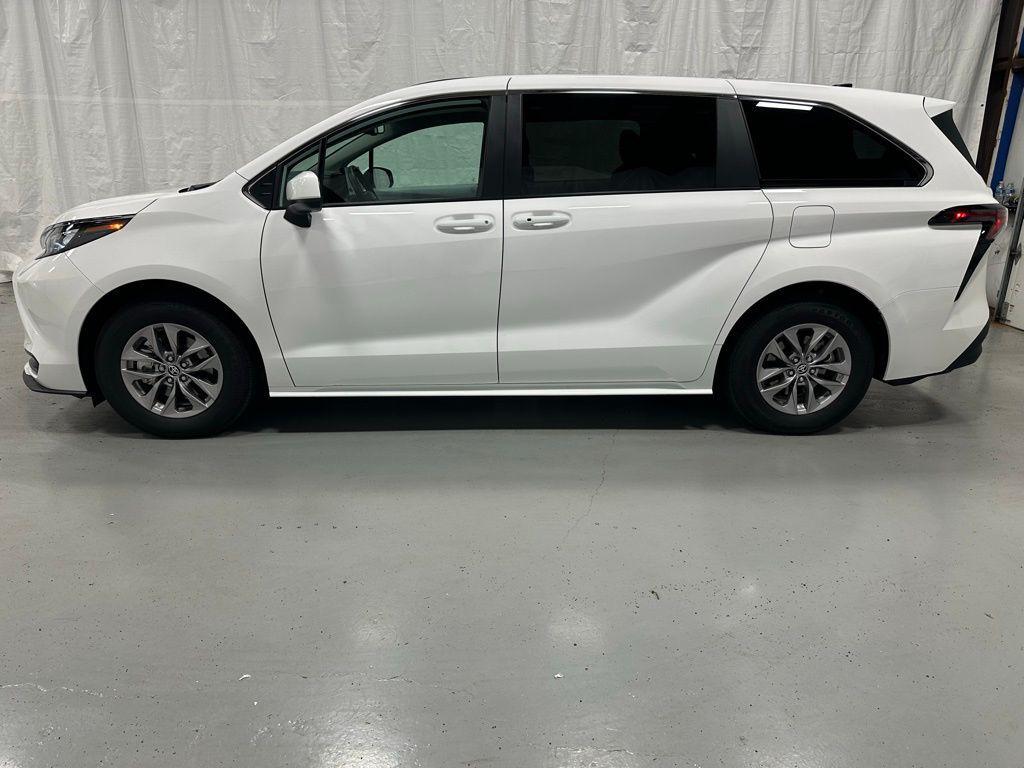 used 2026 Toyota Sienna car, priced at $43,495