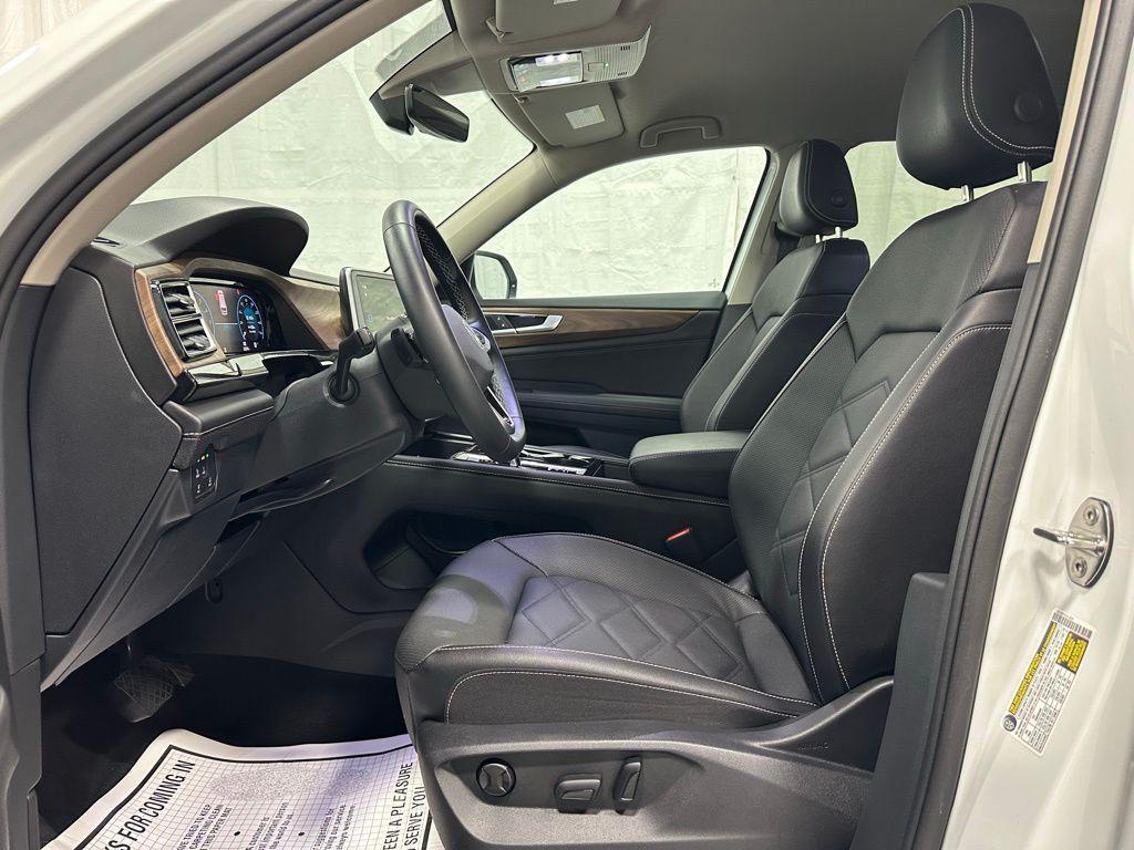 used 2025 Volkswagen Atlas car, priced at $32,495