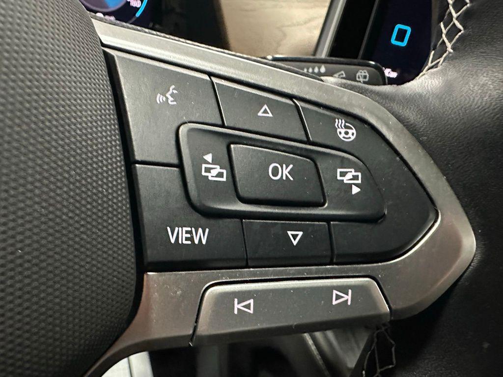used 2025 Volkswagen Atlas car, priced at $32,495