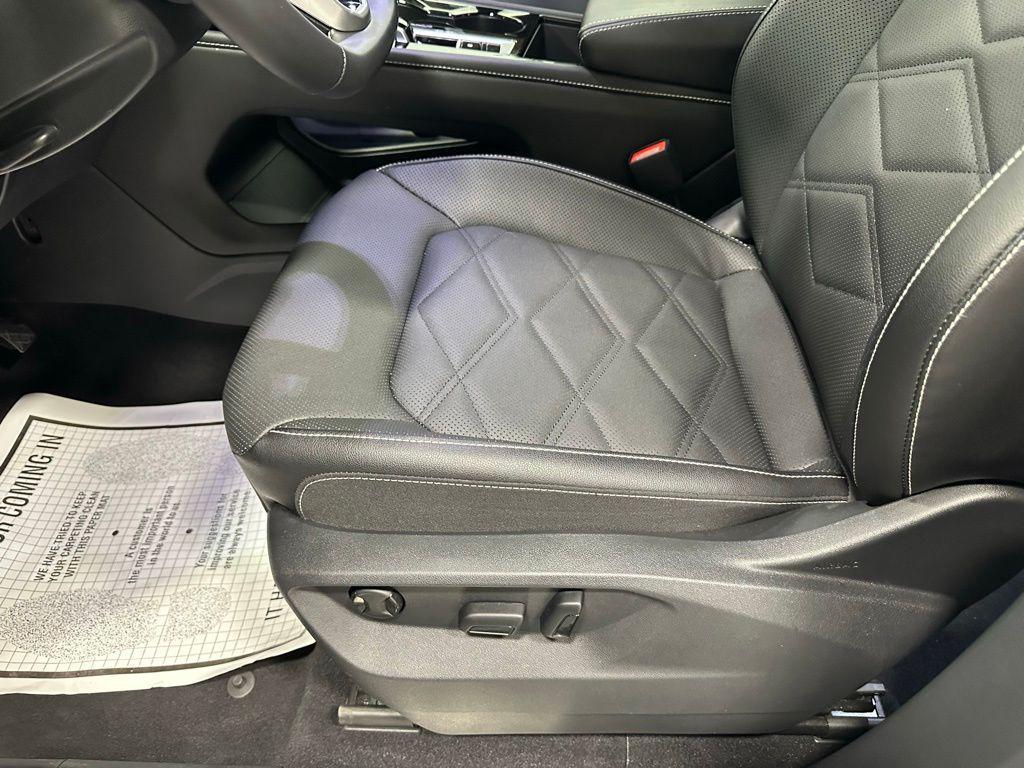 used 2025 Volkswagen Atlas car, priced at $32,495
