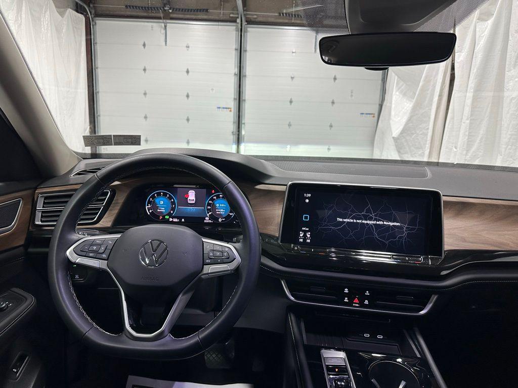 used 2025 Volkswagen Atlas car, priced at $32,495