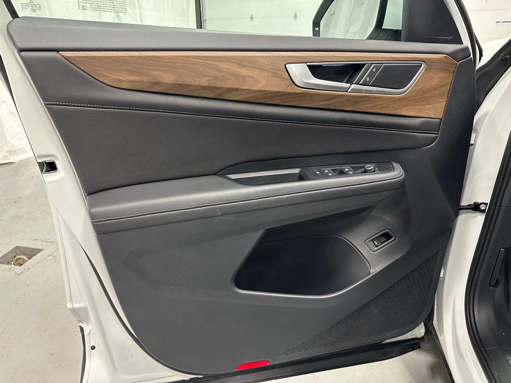used 2025 Volkswagen Atlas car, priced at $32,495