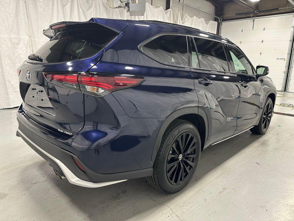used 2025 Toyota Highlander car, priced at $44,495