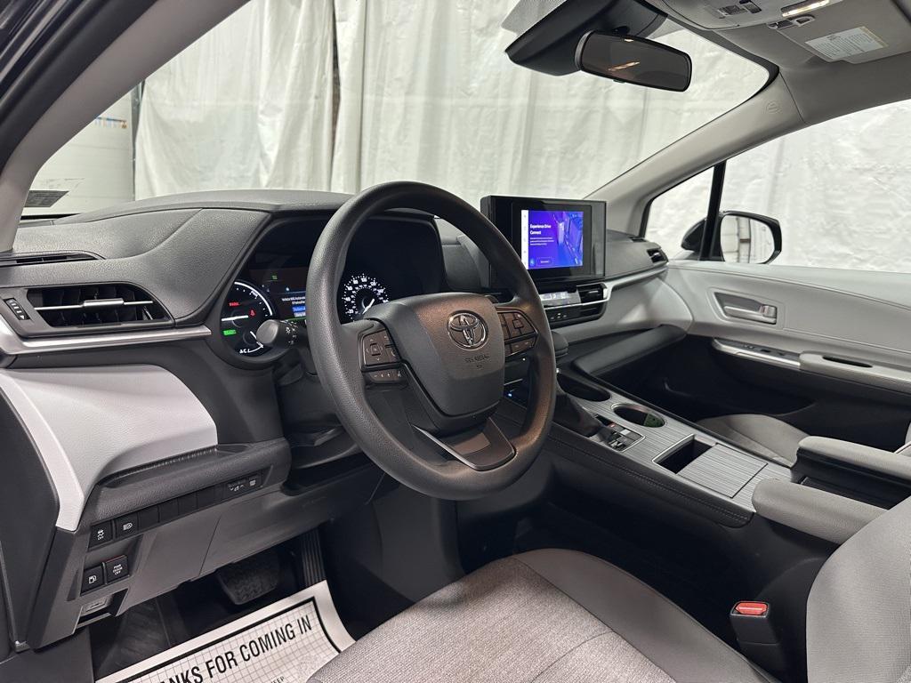 used 2025 Toyota Sienna car