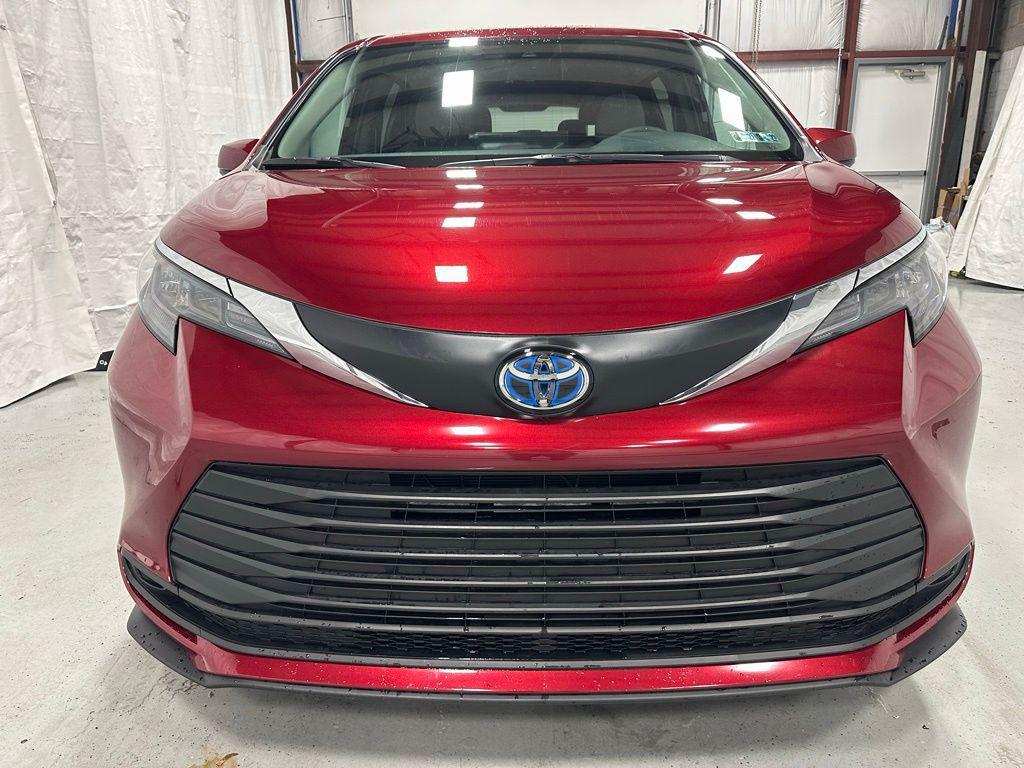 used 2025 Toyota Sienna car, priced at $40,995