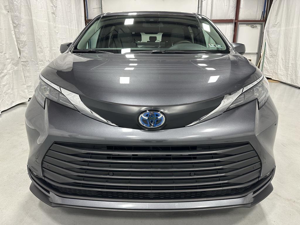 used 2025 Toyota Sienna car, priced at $43,995