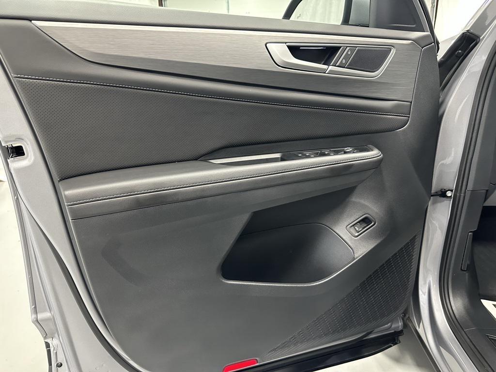 used 2025 Volkswagen Atlas Cross Sport car, priced at $32,295