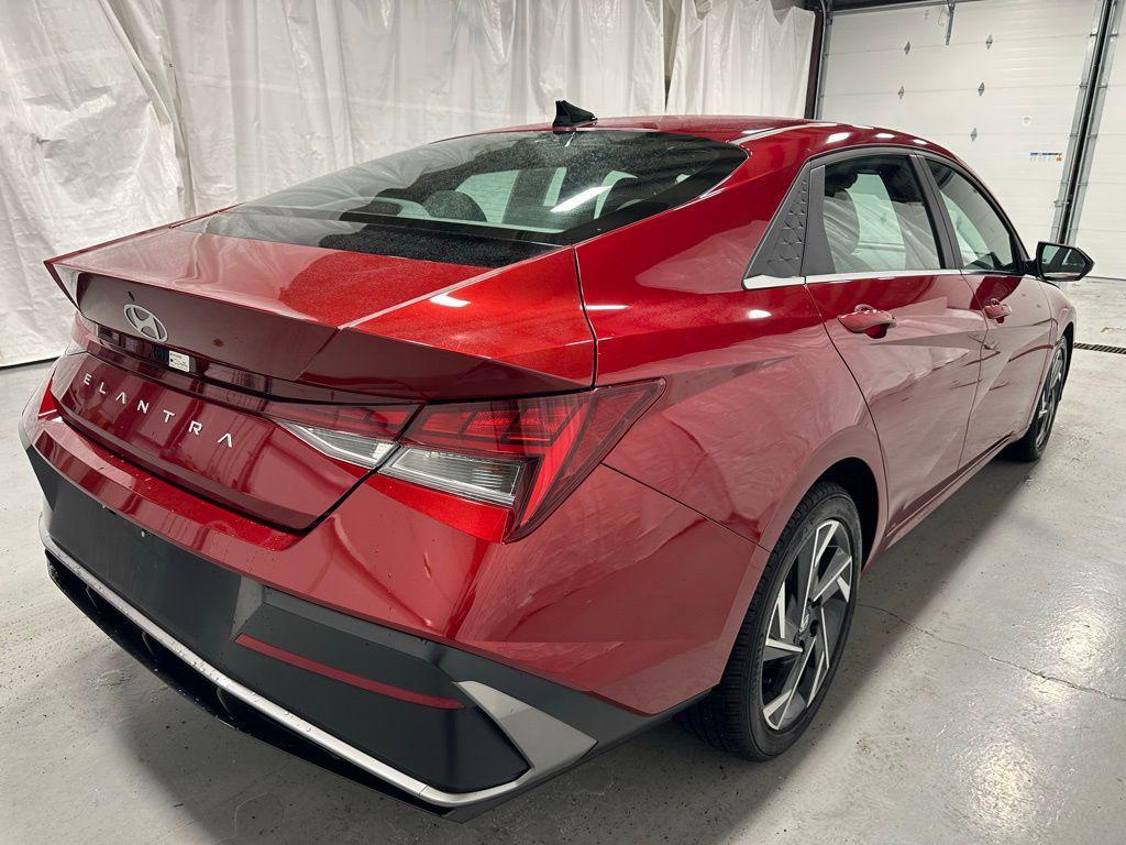 used 2025 Hyundai Elantra car