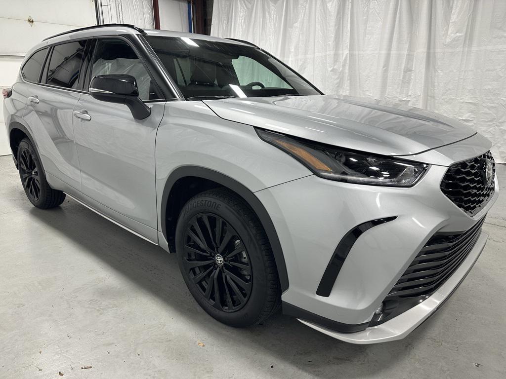 used 2025 Toyota Highlander car