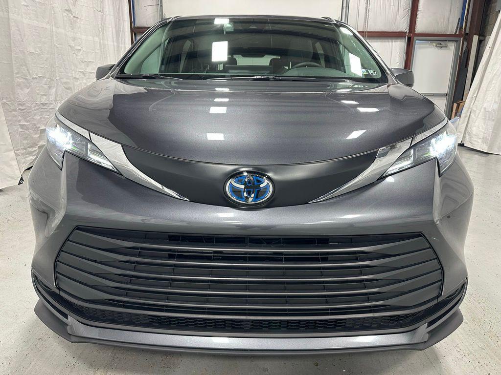 used 2025 Toyota Sienna car, priced at $40,995
