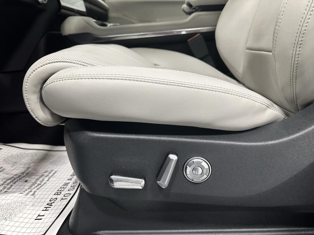 used 2025 Lincoln Navigator car, priced at $89,995