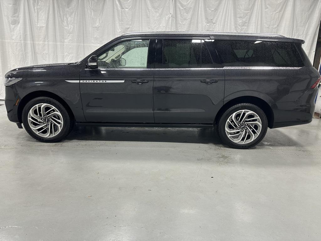 used 2025 Lincoln Navigator car, priced at $89,995