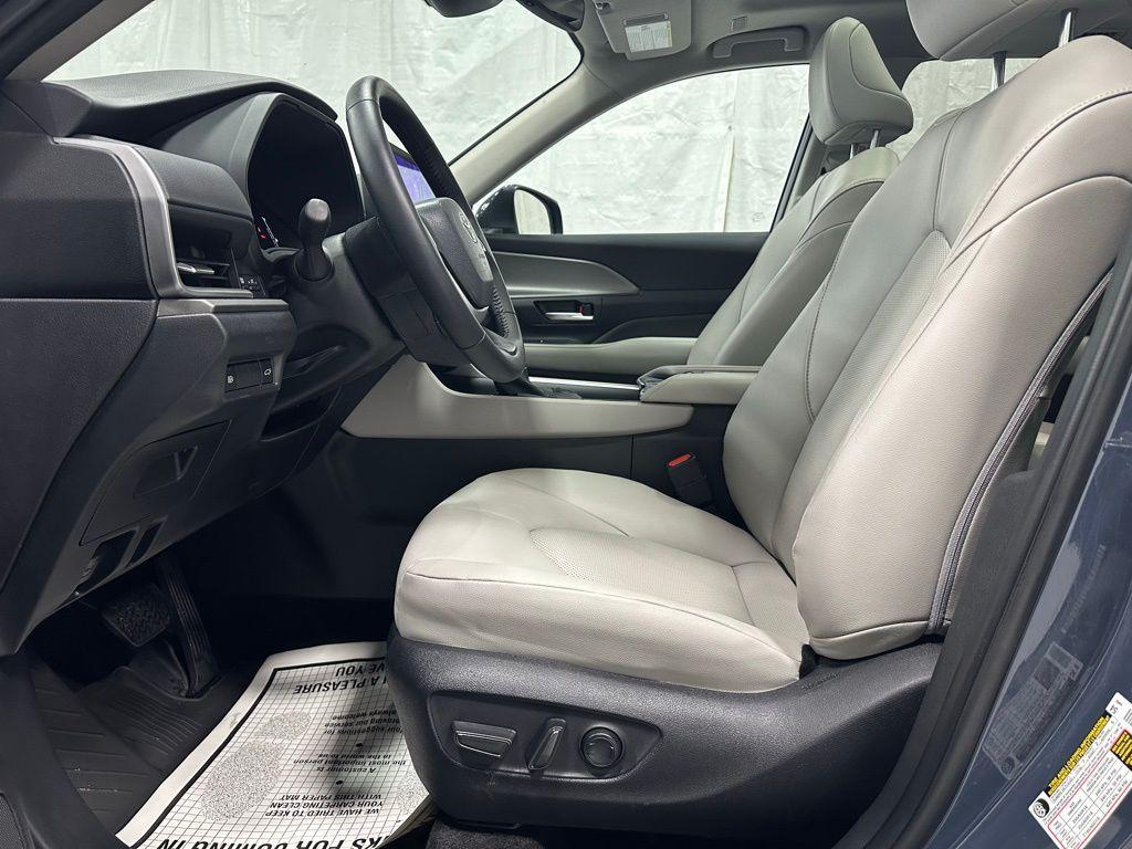 used 2025 Toyota Grand Highlander car, priced at $42,495
