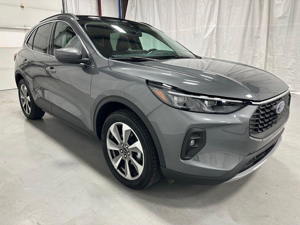 used 2025 Ford Escape car, priced at $28,495