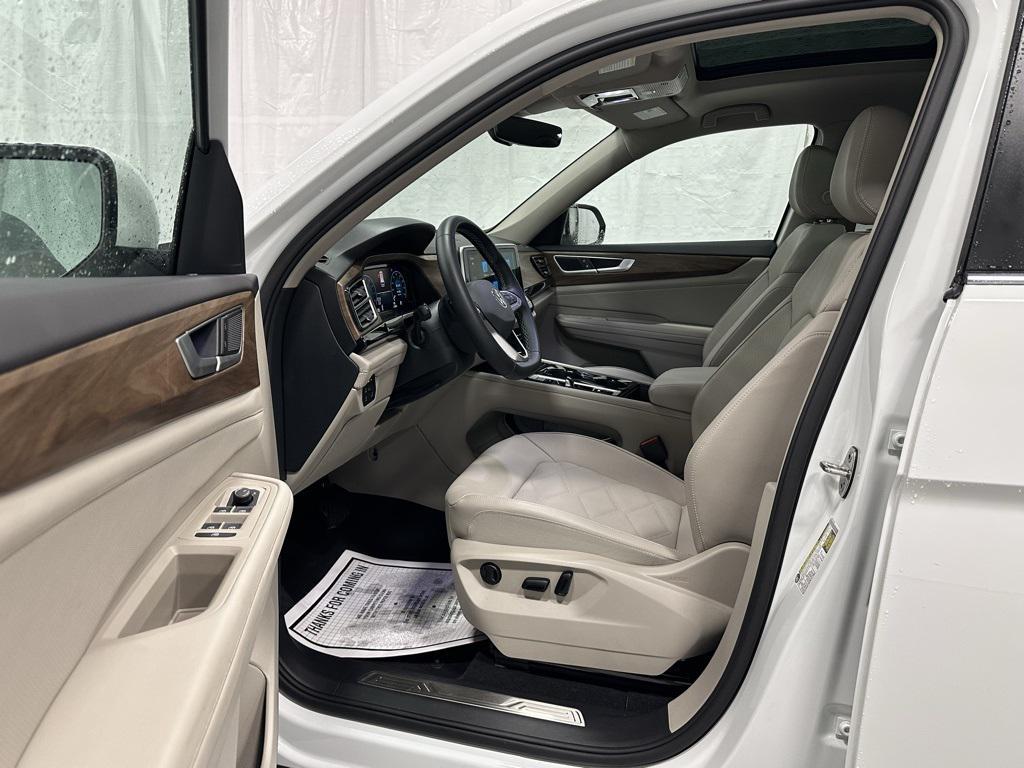 used 2025 Volkswagen Atlas car, priced at $33,495