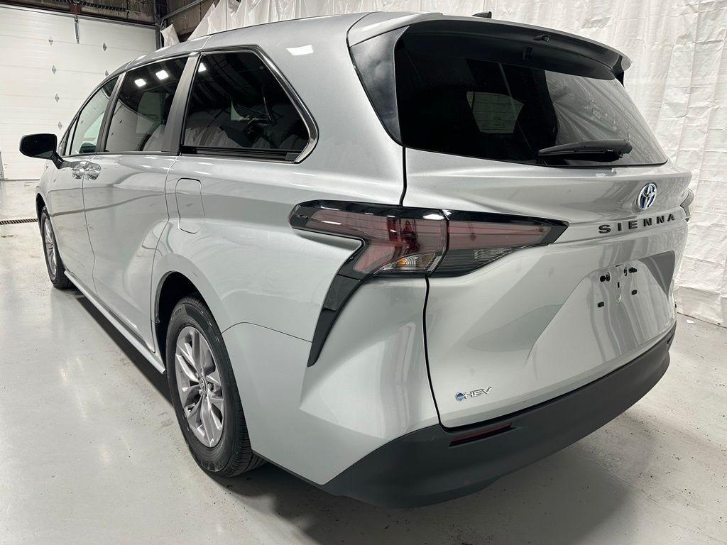 used 2025 Toyota Sienna car