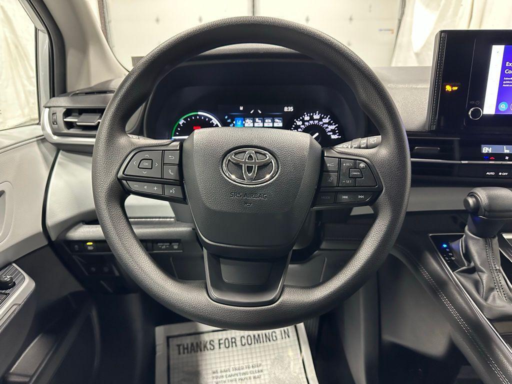 used 2025 Toyota Sienna car