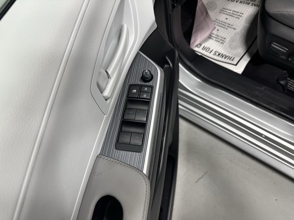used 2025 Toyota Sienna car