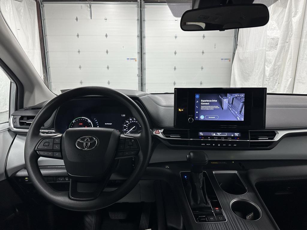used 2025 Toyota Sienna car