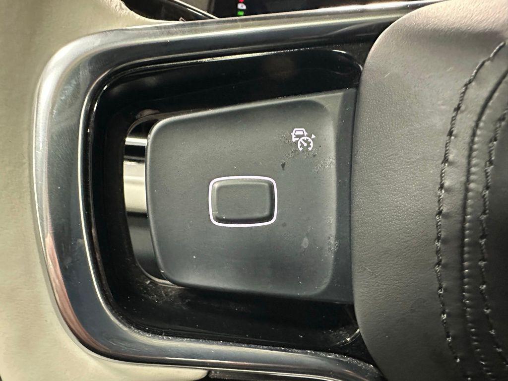 used 2025 Lincoln Navigator car, priced at $83,485