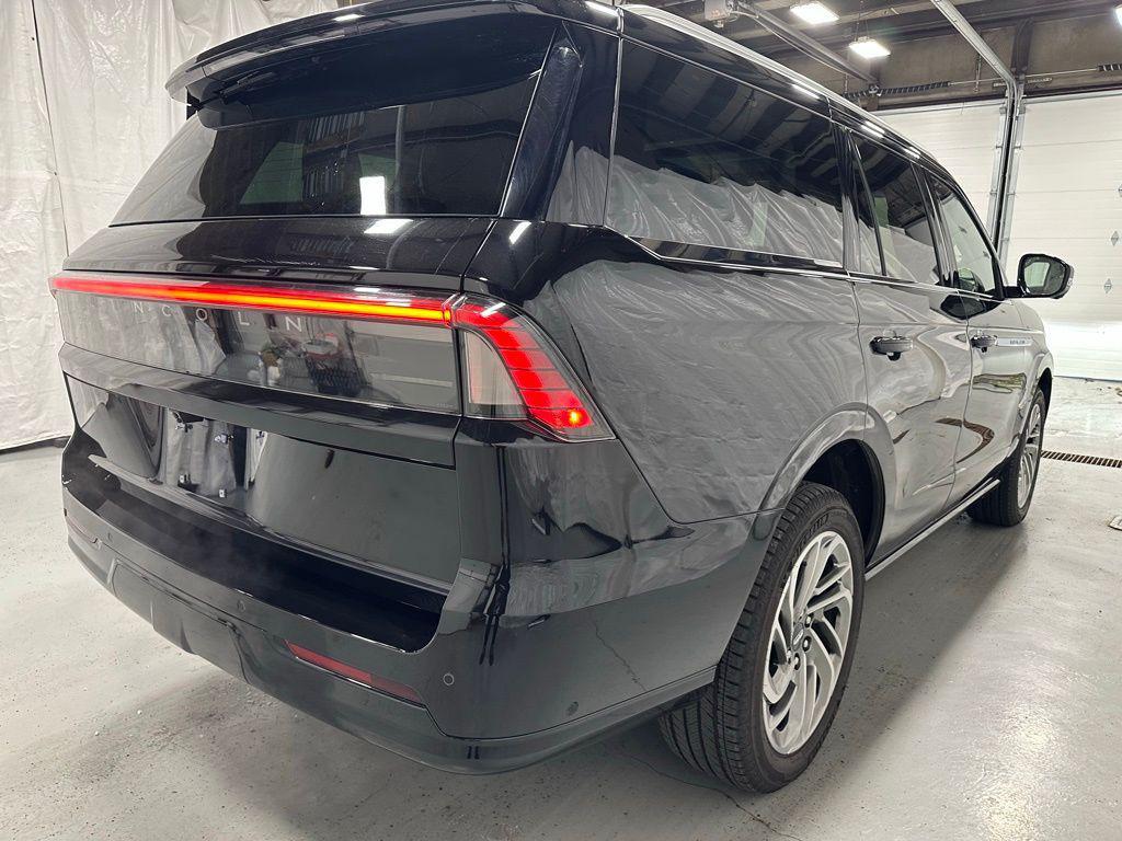 used 2025 Lincoln Navigator car, priced at $83,485