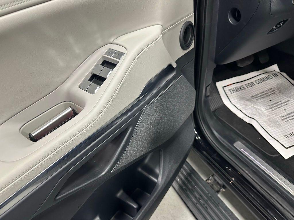used 2025 Lincoln Navigator car, priced at $83,485