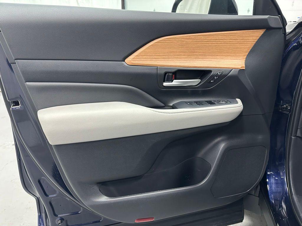 used 2025 Toyota Grand Highlander car, priced at $48,495