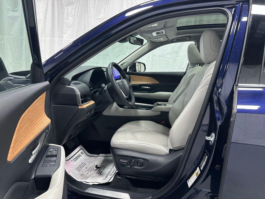 used 2025 Toyota Grand Highlander car, priced at $48,495