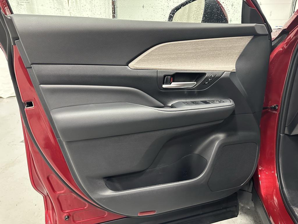 used 2025 Toyota Grand Highlander car