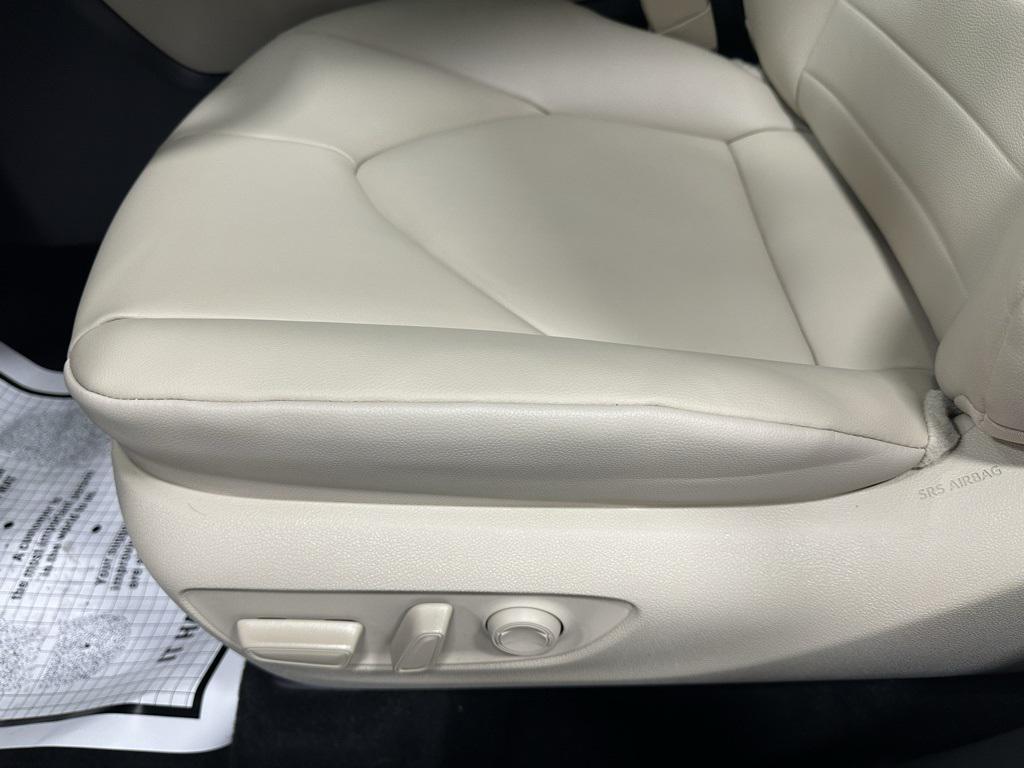 used 2025 Toyota Highlander car