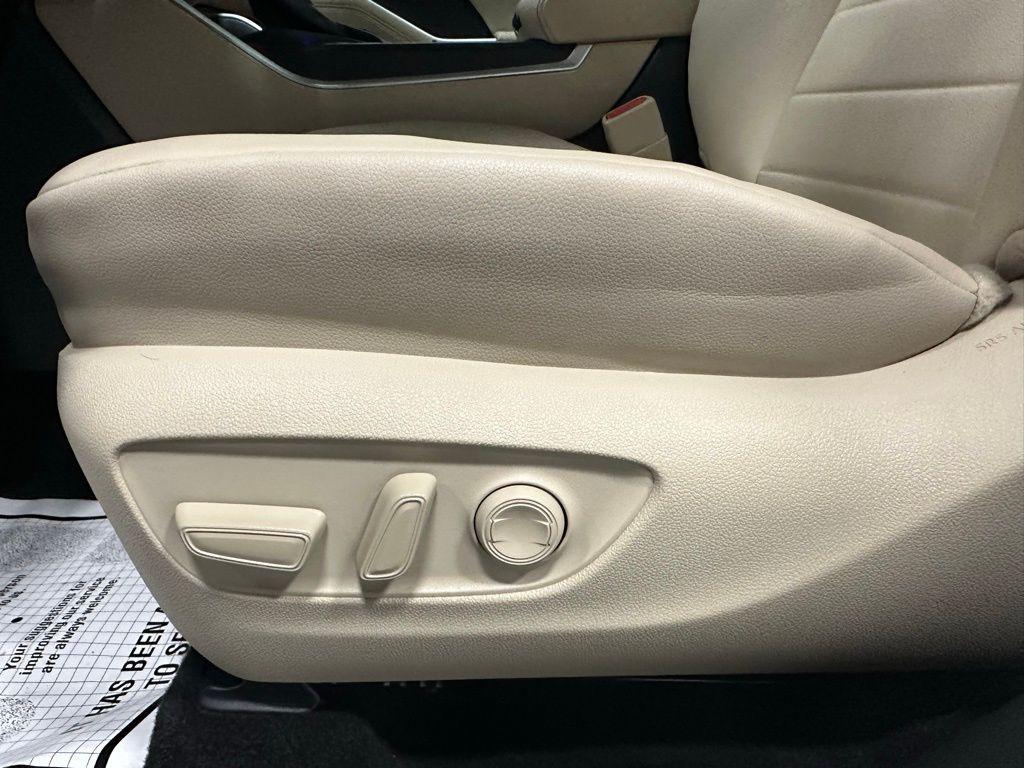 used 2025 Toyota Highlander car, priced at $40,995