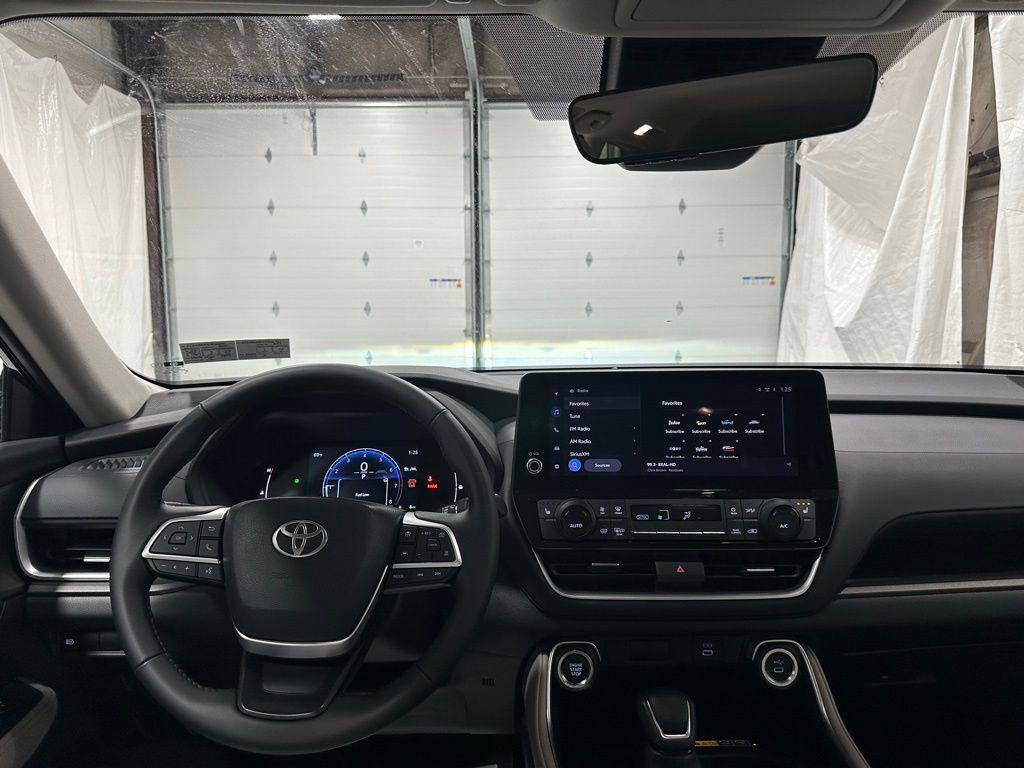 used 2025 Toyota Grand Highlander car